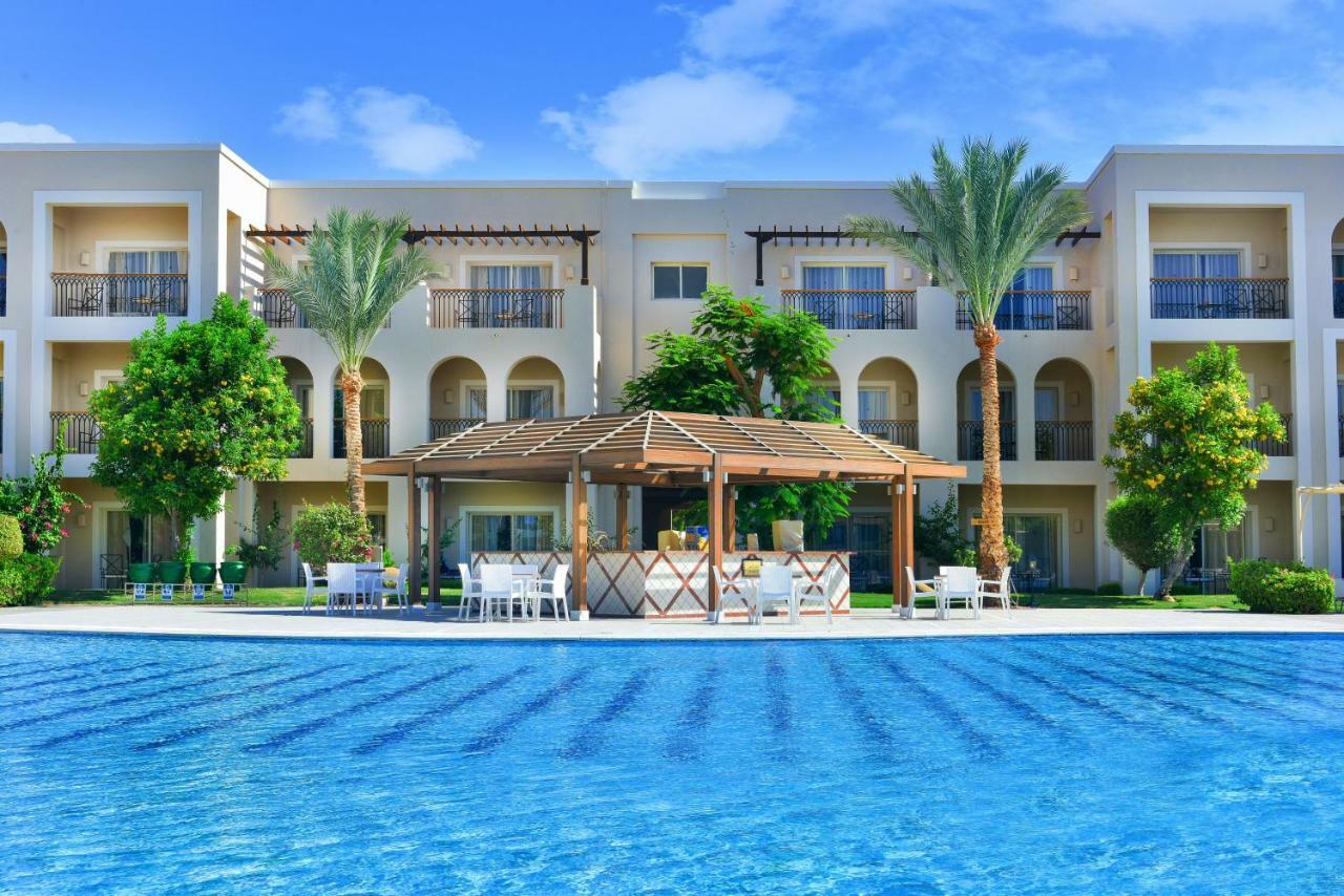 Jaz Mirabel Resort Sharm El-Sheikh Exterior foto The swimming pool at the resort